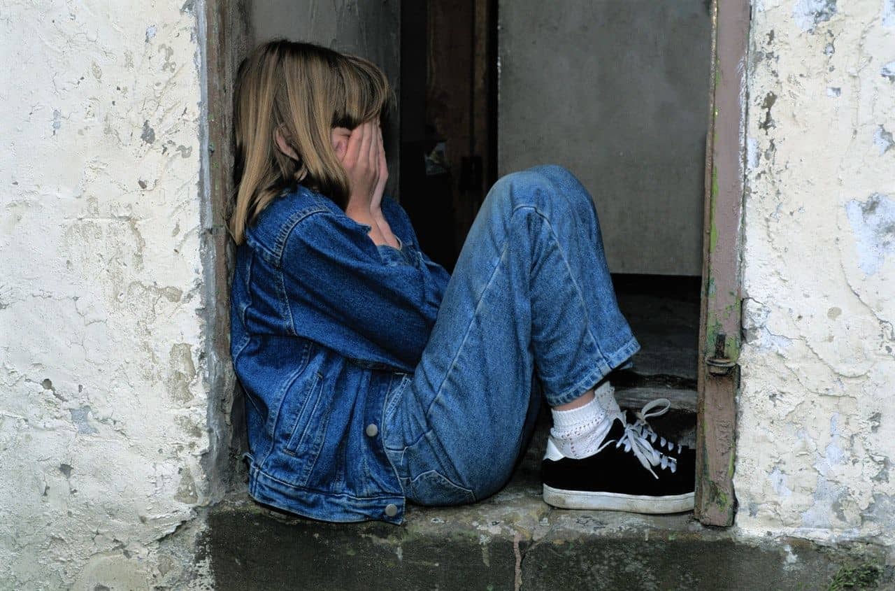 niña triste depresión en niños